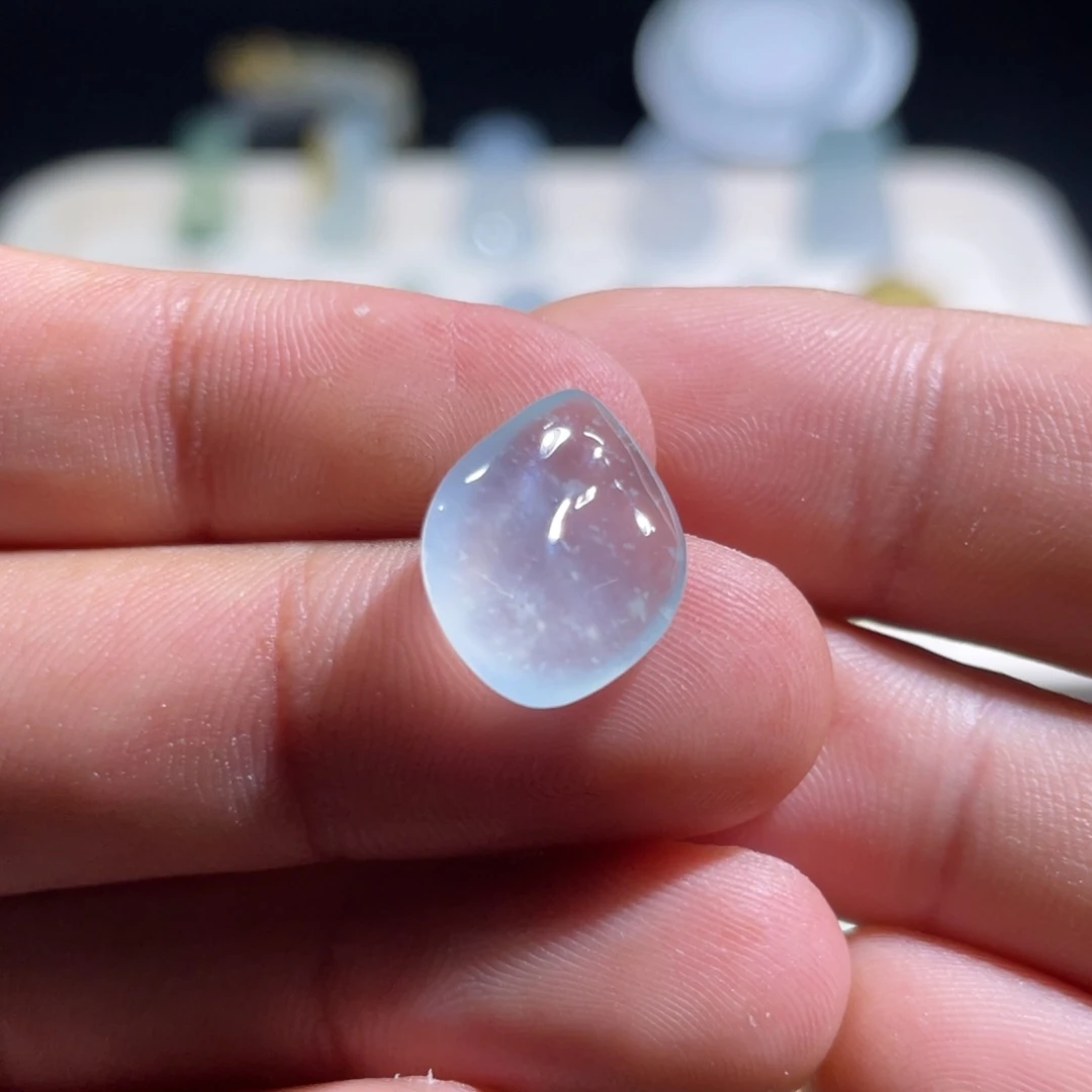 颈饰未镶嵌翡翠随形