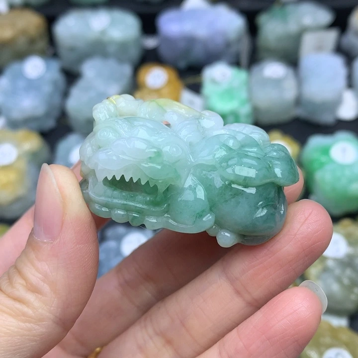 翡翠颈饰未镶嵌天然缅甸A货翡翠貔貅吊坠