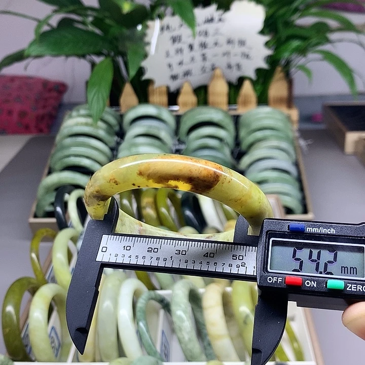 未镶嵌蛇纹石玉手镯61