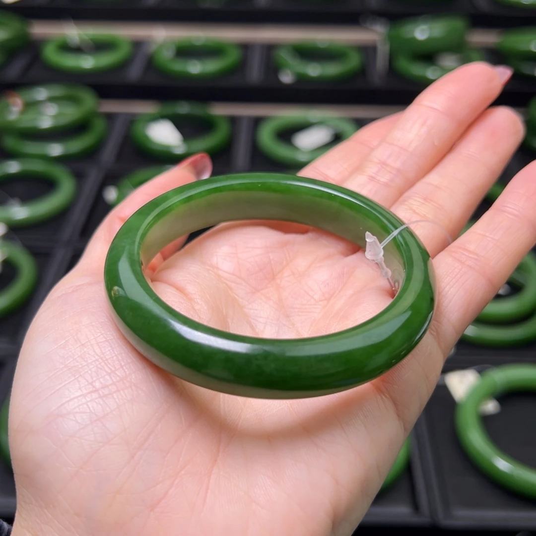 和田玉（碧玉）未镶嵌手镯