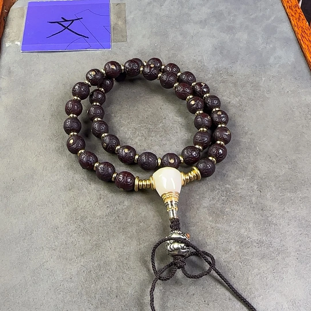 凤眼菩提吊坠手持