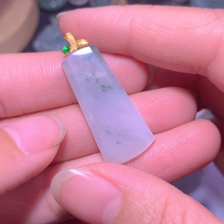 颈饰18K金镶嵌翡翠翡翠