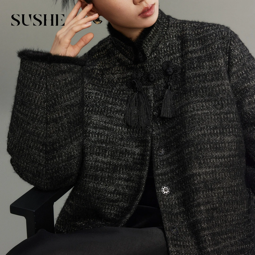 束皙SUSHE 羽络 典雅中式 90白鸭绒银丝羊毛水貂毛立领盘扣羽绒服