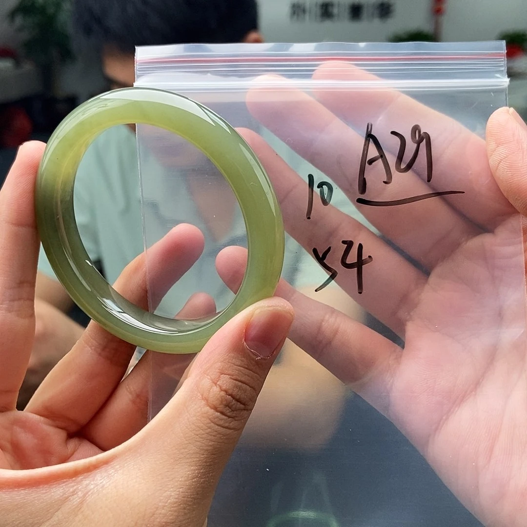 和田玉手镯未镶嵌拍一发一