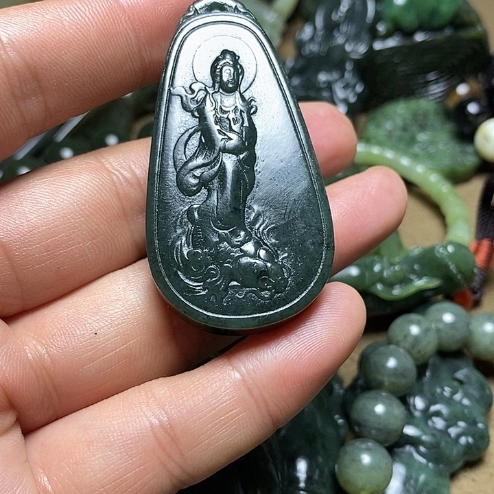 和田玉未镶嵌颈饰