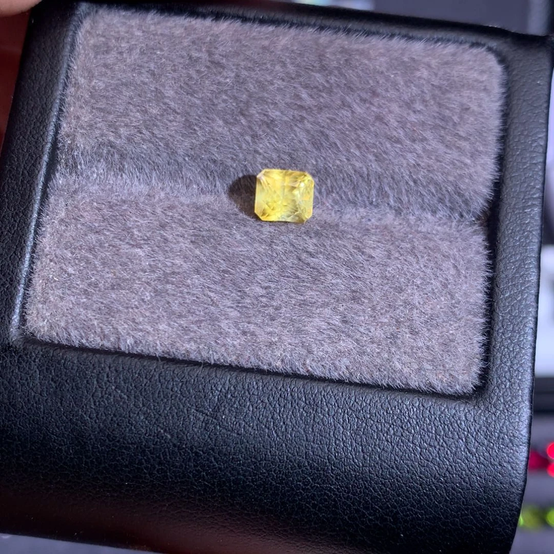 蓝宝石裸石1.37ct