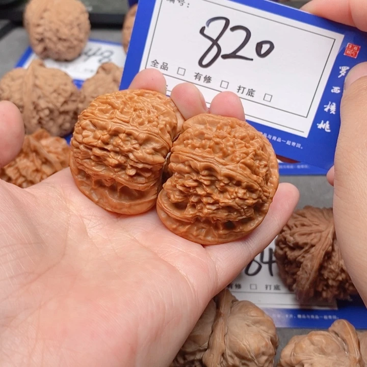 把件桃核金44白狮子820号牌