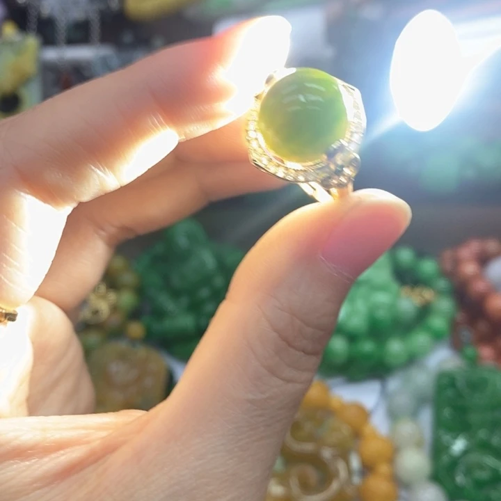 翡翠未镶嵌颈饰戒指41