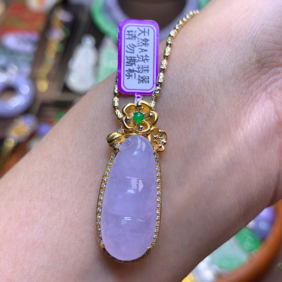 翡翠18K金镶嵌颈饰
