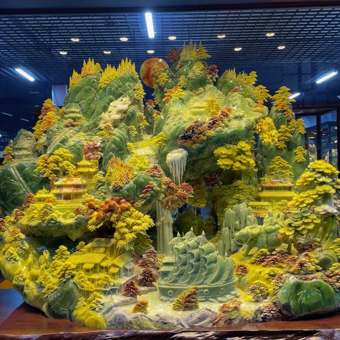 蛇纹石玉未镶嵌摆件