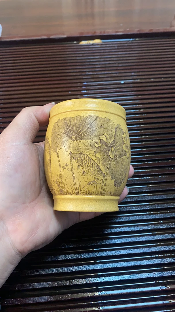 宜兴紫砂原矿黄金段泥荷塘清趣荷花鱼趣刻绘容量230cc