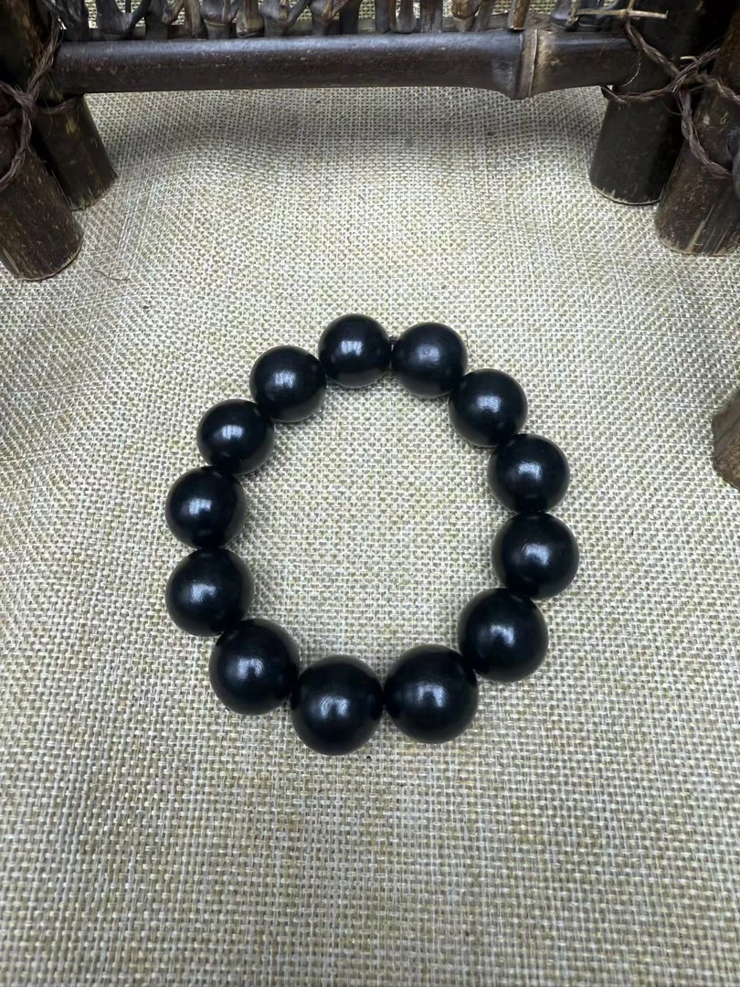 B134龙二文玩成品木串