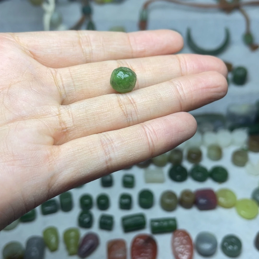 和田玉（碧玉）珠宝半成品未镶嵌