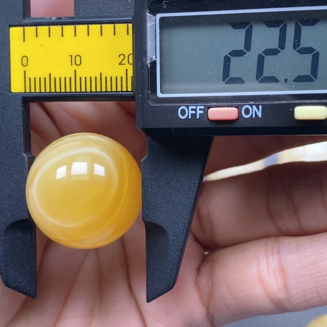 蜜蜡未镶嵌珠宝奇石