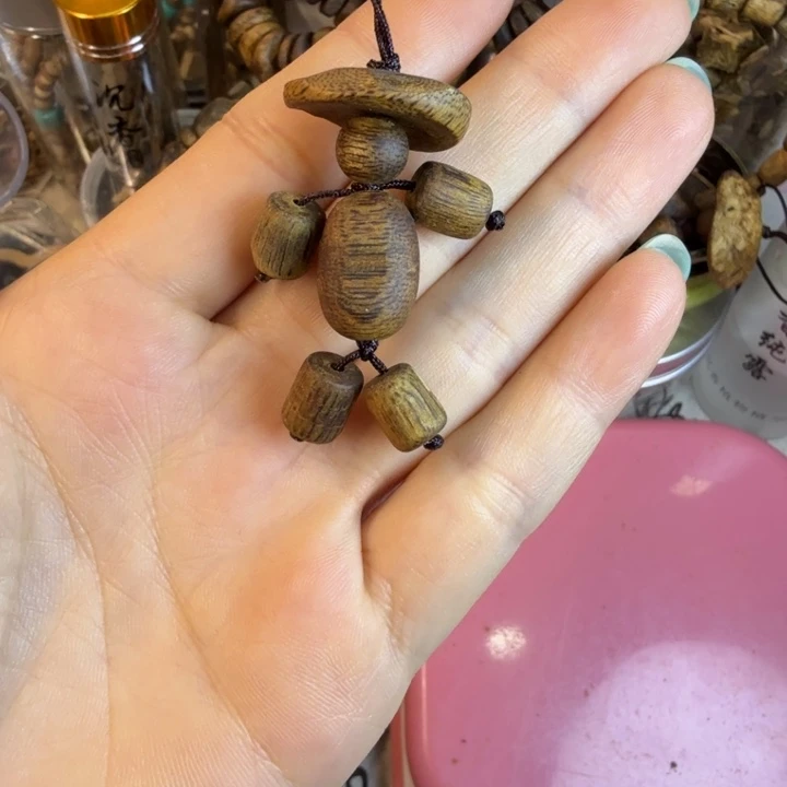 沉香沉香碎屑莺歌绿奇楠小小木人