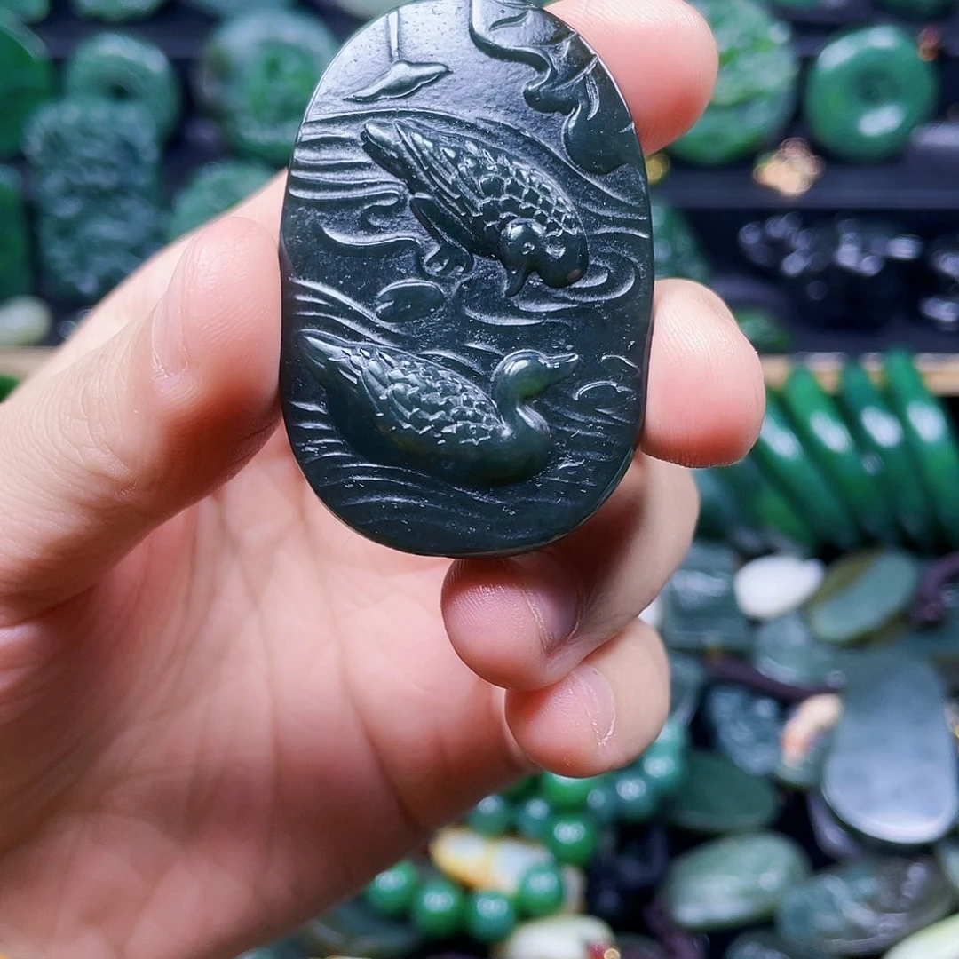 和田玉未镶嵌珠宝奇石