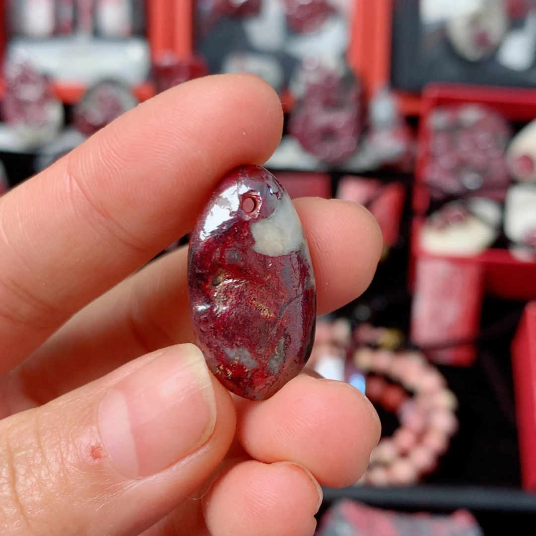 天然辰砂天然吊坠