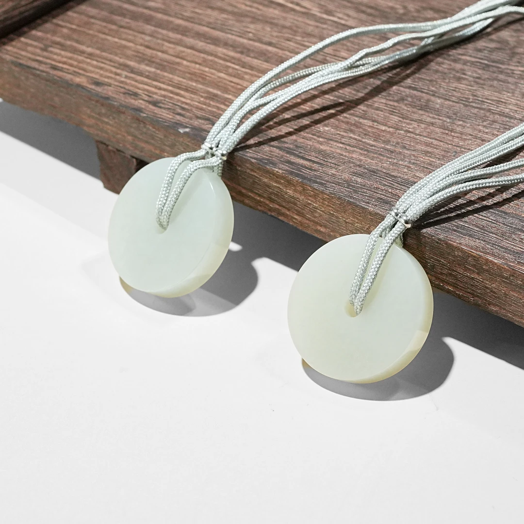 百搭和田玉平安扣项链 多样性发一 08003835