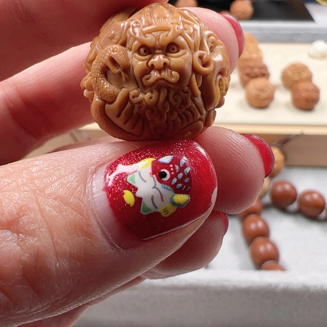 猴头核桃雕刻四大天王