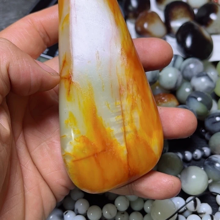 和田玉未镶嵌珠宝奇石