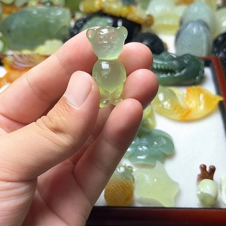 未镶嵌蛇纹石玉颈饰