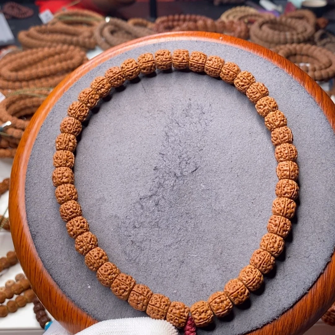 手串金刚菩提五瓣龙切满肉盘龙手持，尺寸10.8