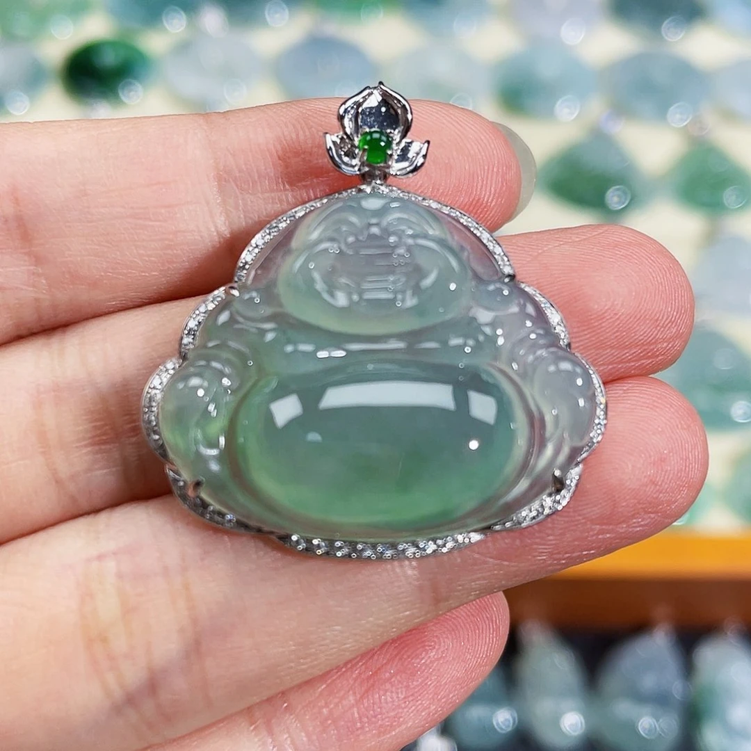 翡翠18K金镶嵌颈饰吊坠