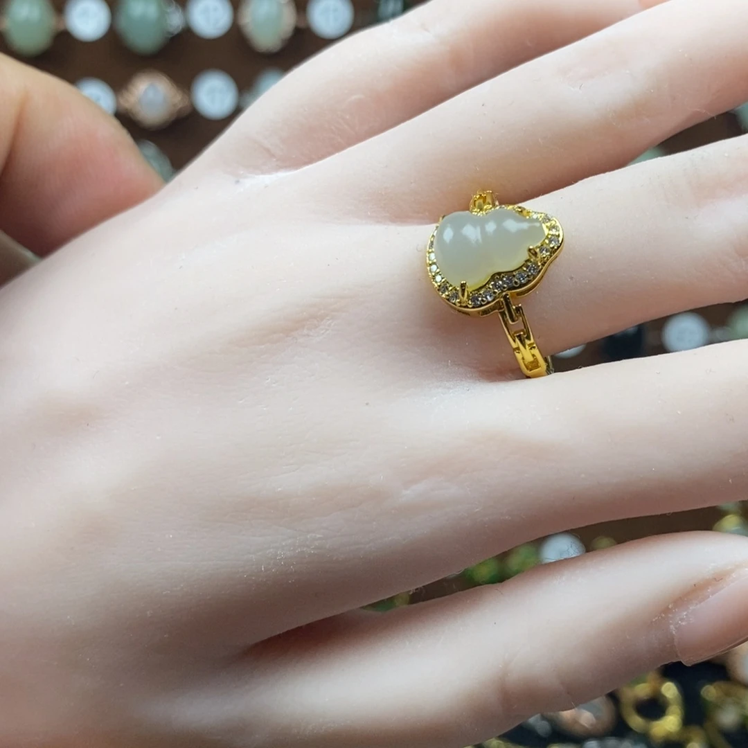 和田玉（青白玉）戒指合金