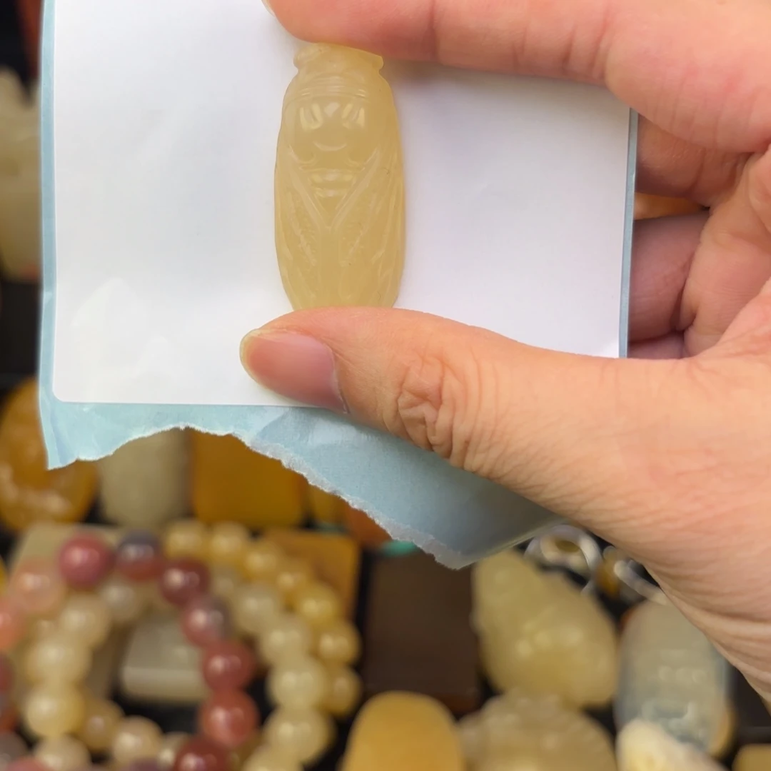 一***的未镶嵌黄蜡石挂件石英质玉
