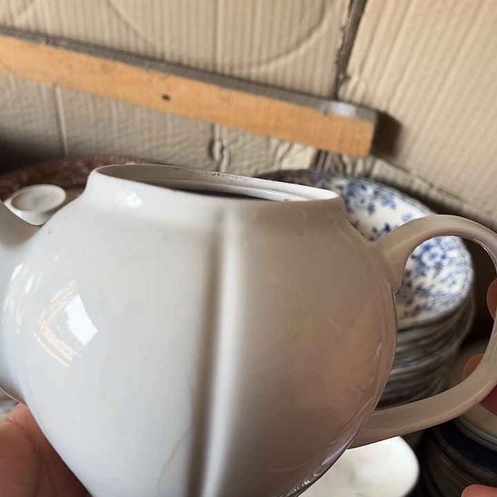 瓷无盖茶壶一一支