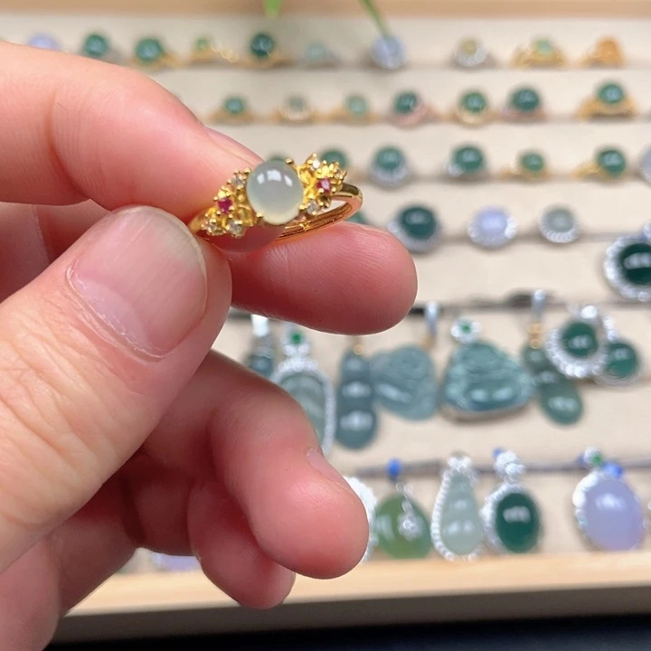 翡翠未镶嵌戒指戒指