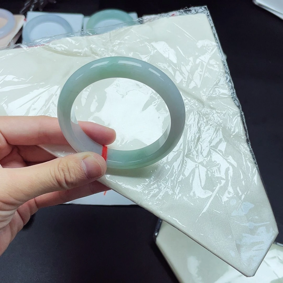 未镶嵌手镯翡翠天然翡翠手镯