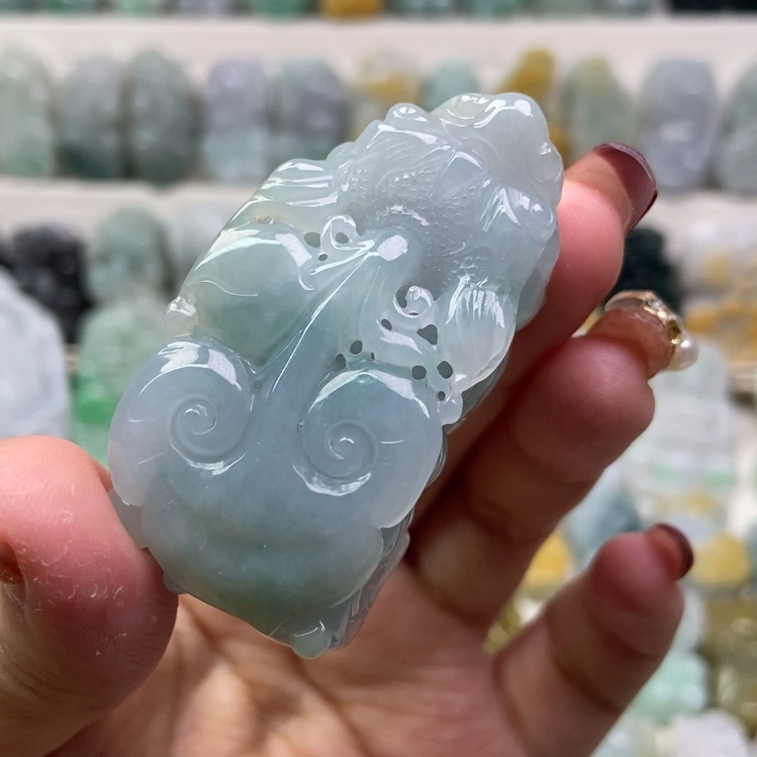 翡翠吊坠(赠链)未镶嵌