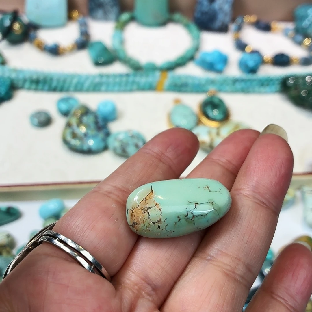 2****绿松石未镶嵌颈饰