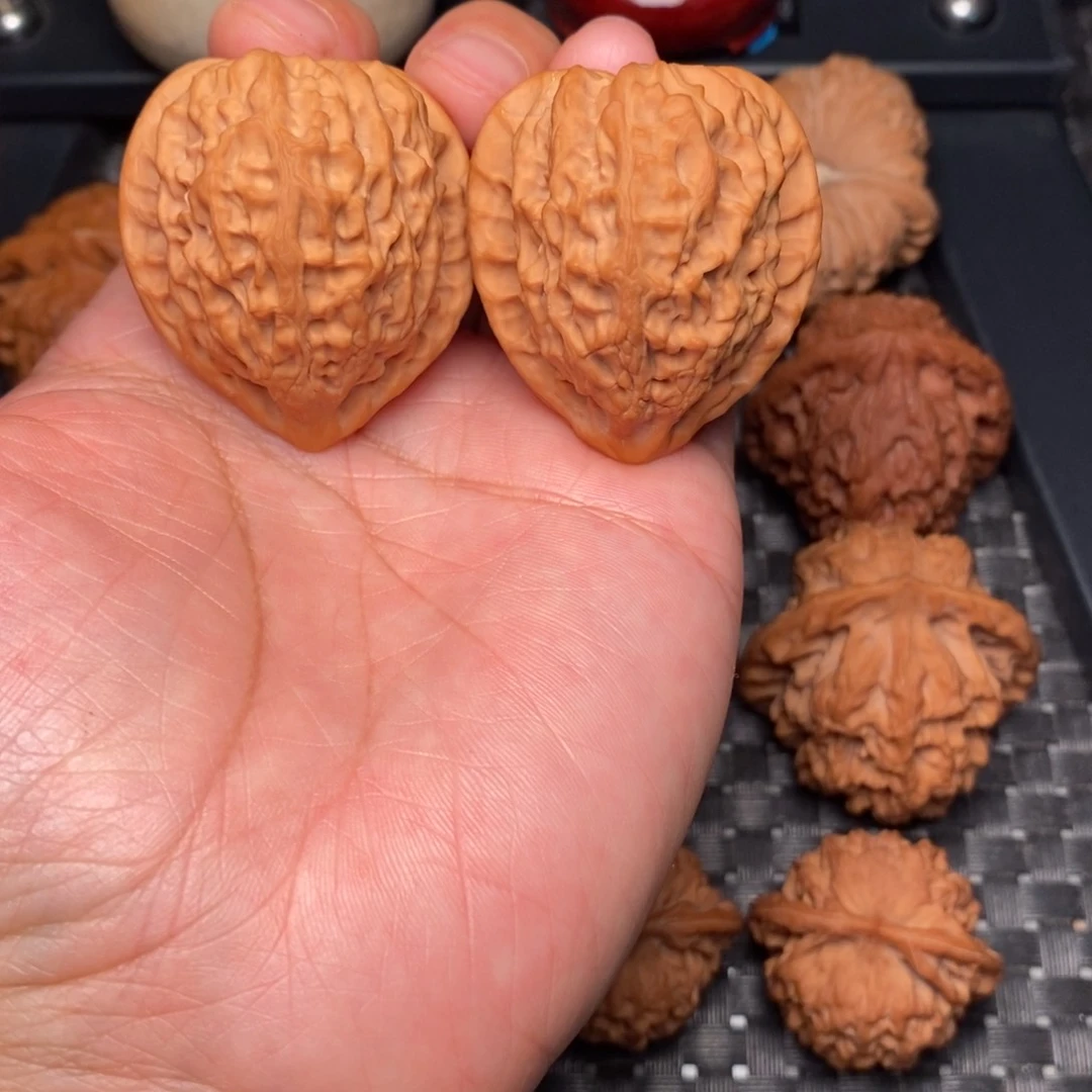 文玩核桃吊坠小***大金牛