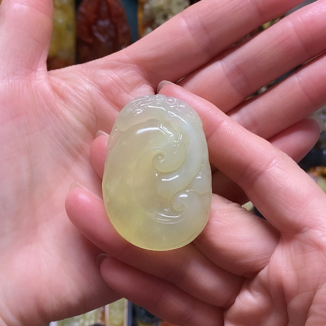 岫玉未镶嵌吊坠(赠链)