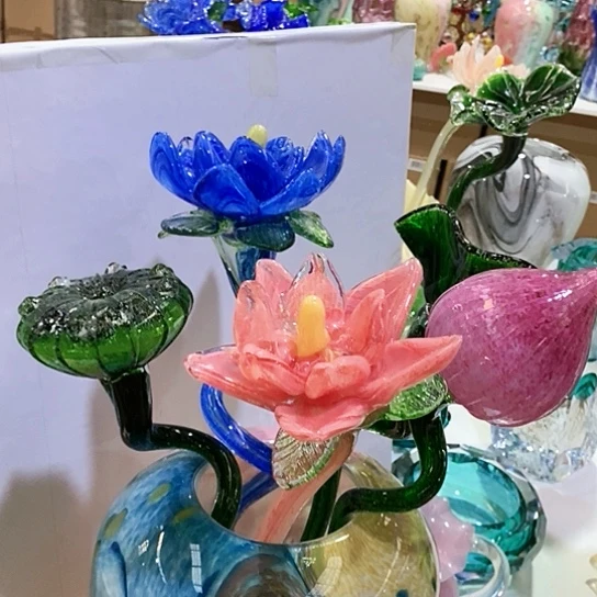 琉璃花瓶高45厘米宽9厘米