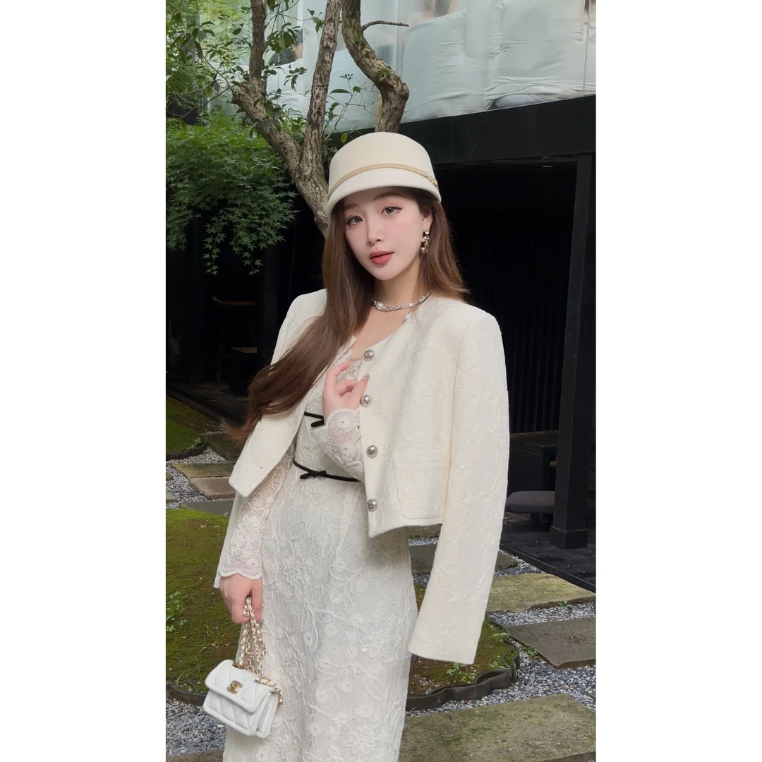 【钱丹丹】新款重工绣花V领连衣裙Q56LYQ101