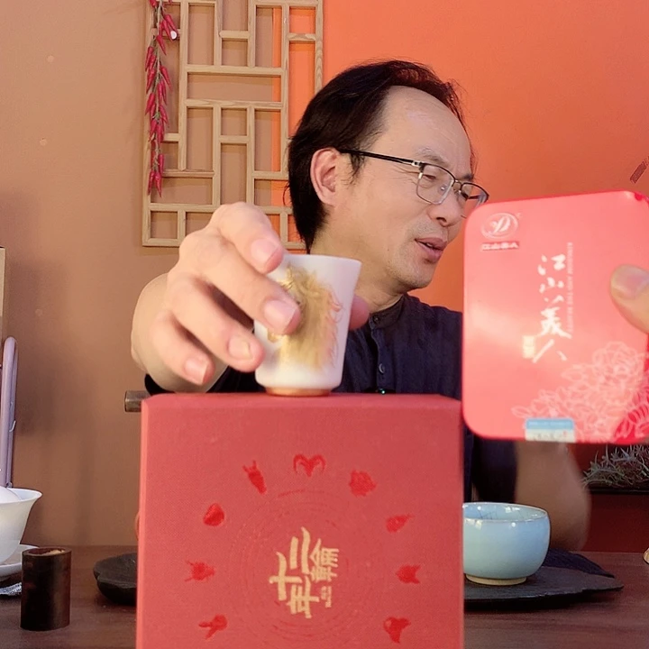 善饮罐装茶+马杯礼盒