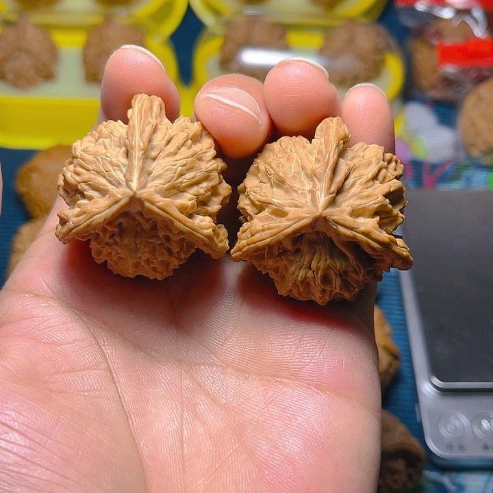 文玩核桃吊坠盘山三棱