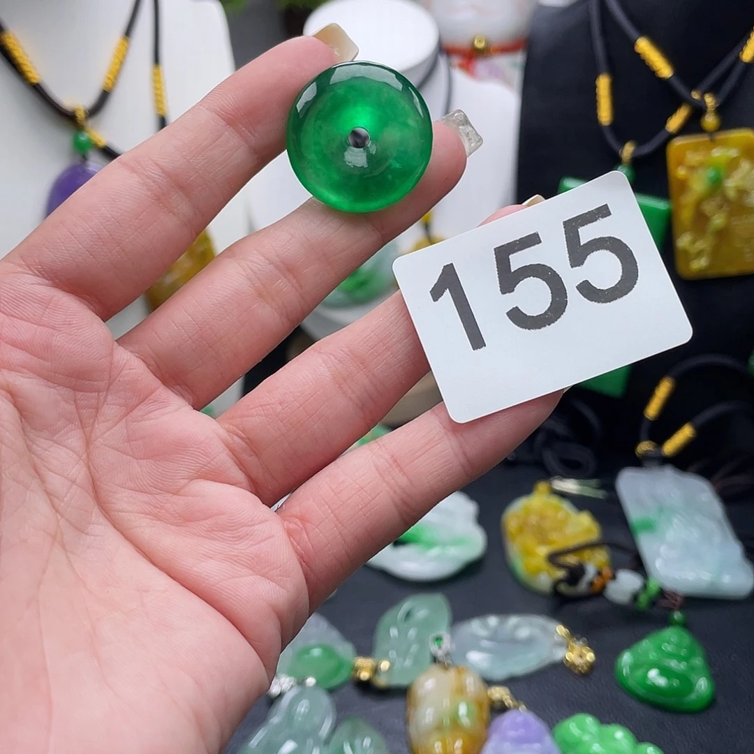 吊坠(赠链)未镶嵌翡翠