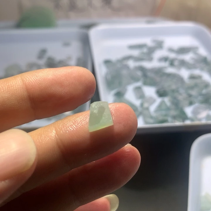 眺***方定制翡翠未镶嵌戒指