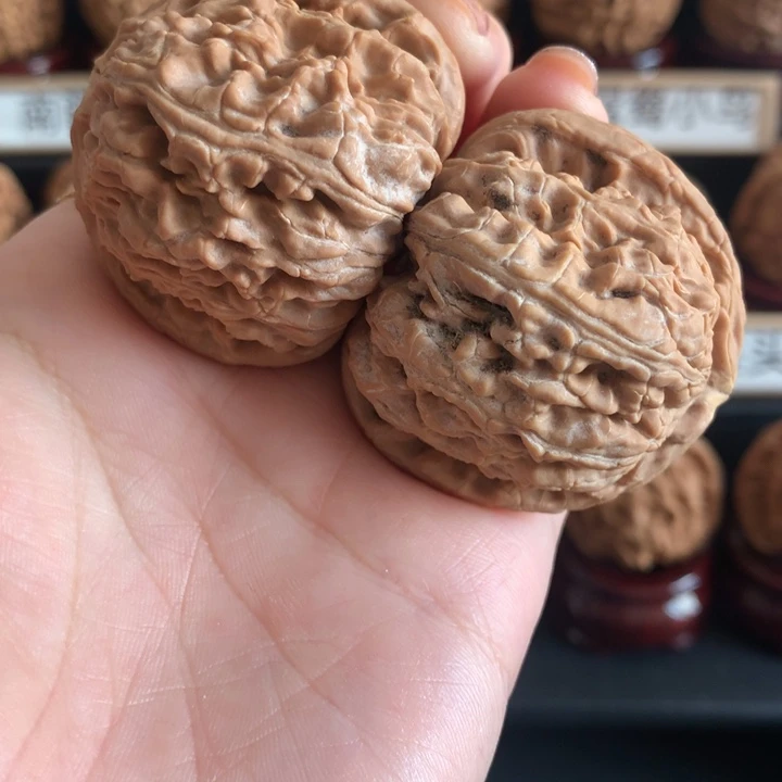 文玩核桃把件枯**鸦白狮子白茬