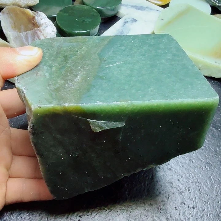 和田玉（糖玉）未镶嵌珠宝奇石