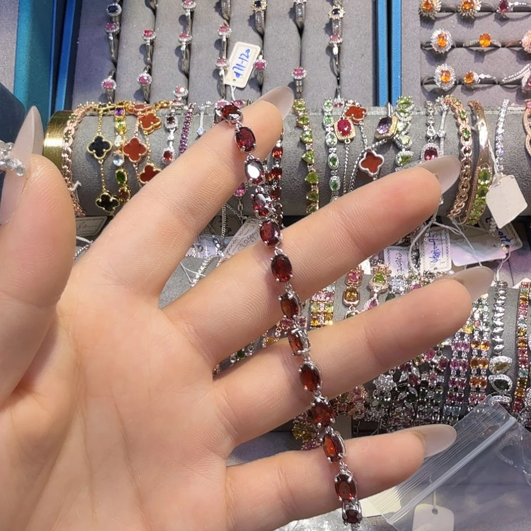 摸****烟晶手链未镶嵌红