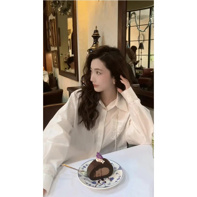 白色蕾丝拼接衬衫女春季法式复古设计感宽松慵懒风长袖衬衣外套潮