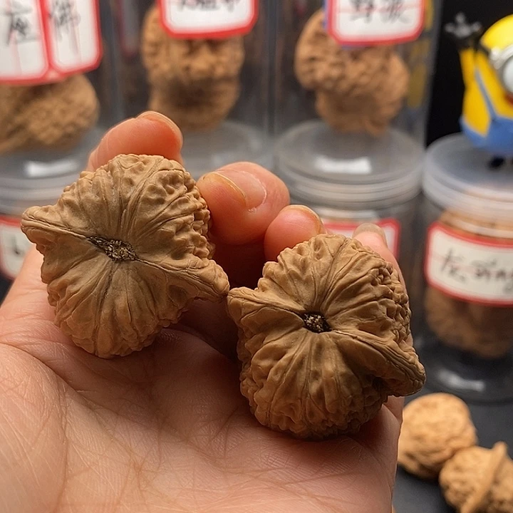 大***L文玩核桃把件兴隆帽子