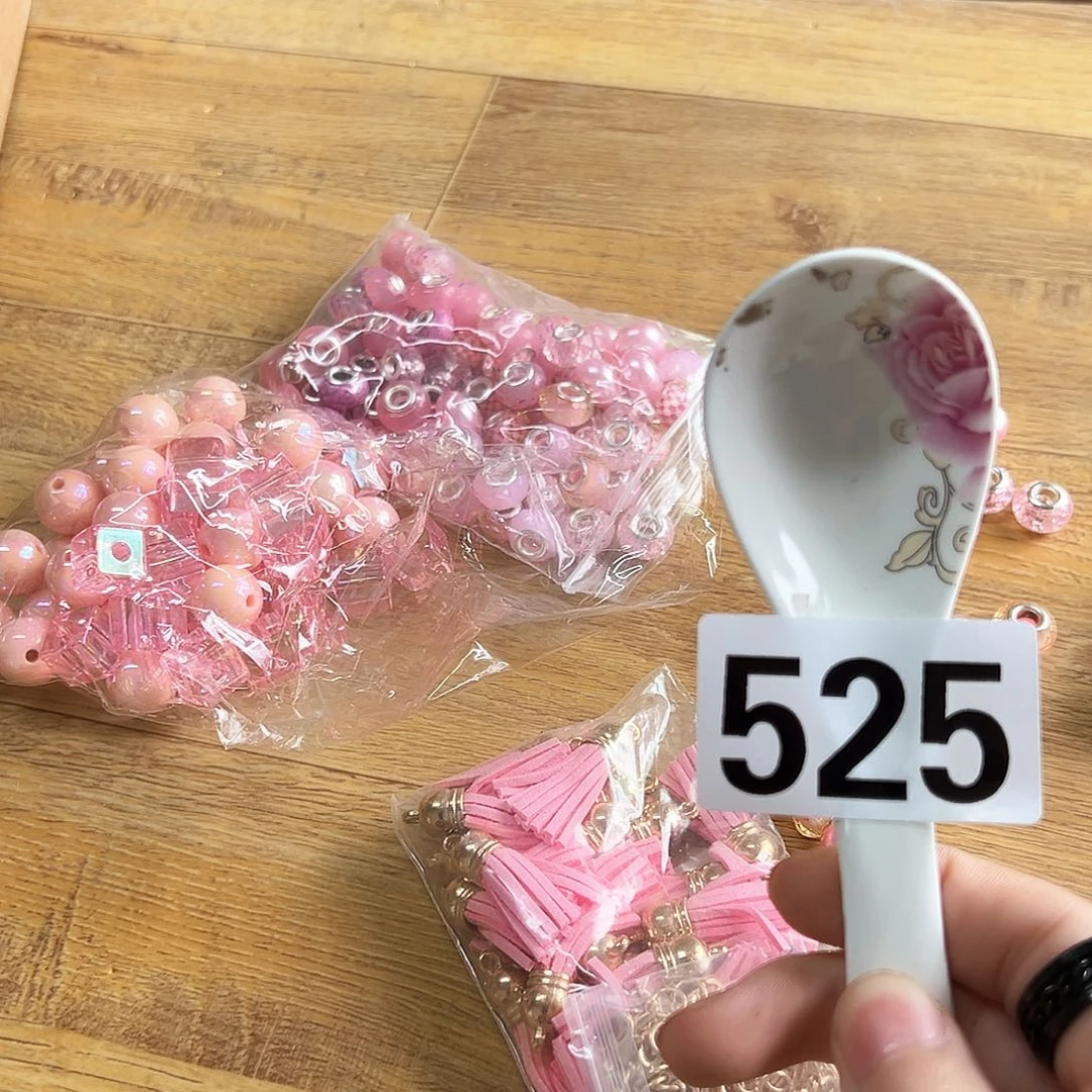 摆件发一盒…………………………………………………………