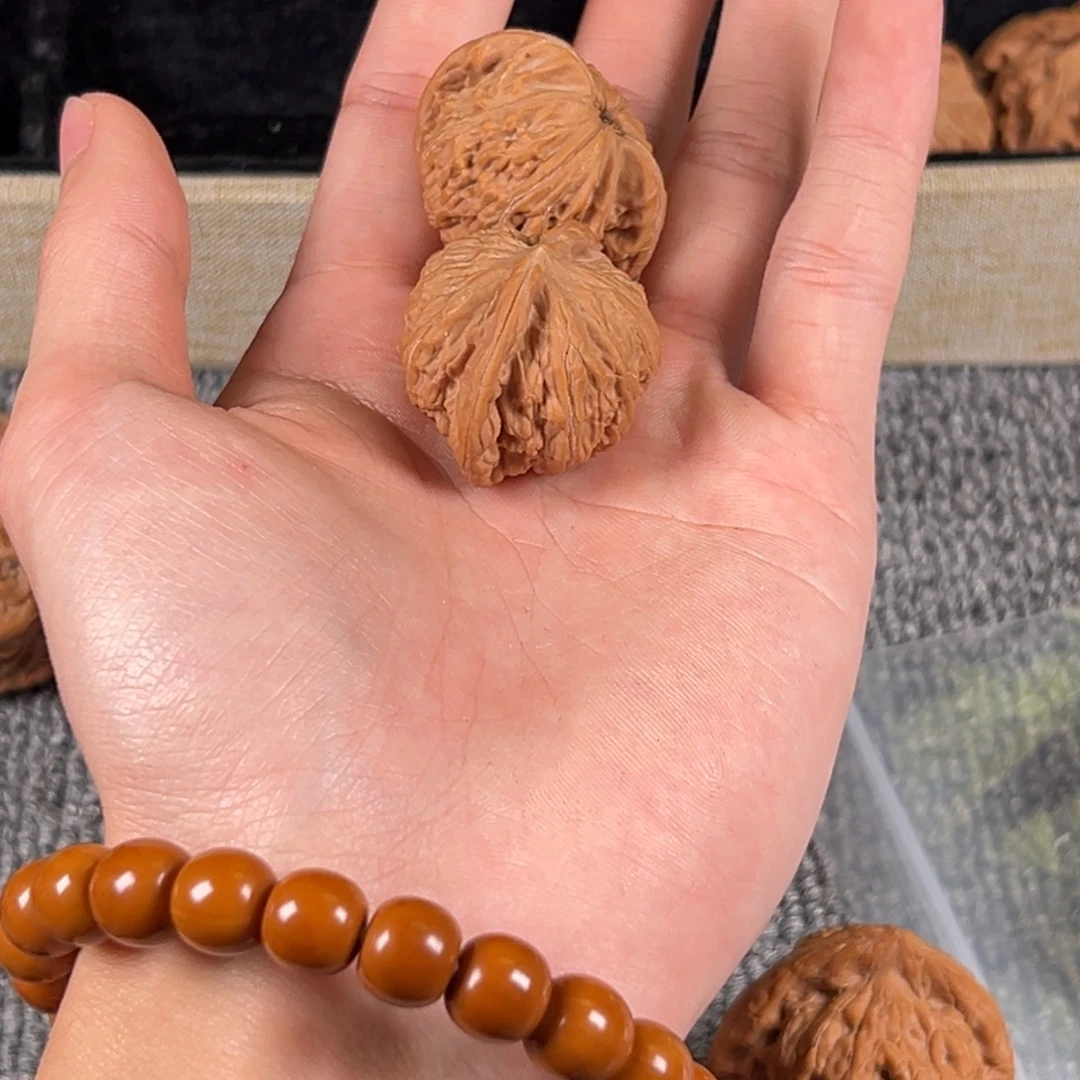 夯***力文玩核桃吊坠34赵闷000000