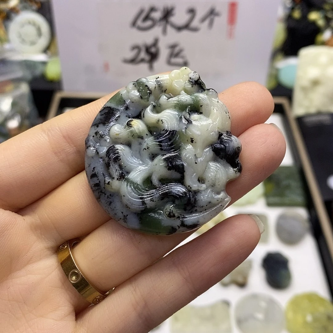 未镶嵌蛇纹石玉颈饰
